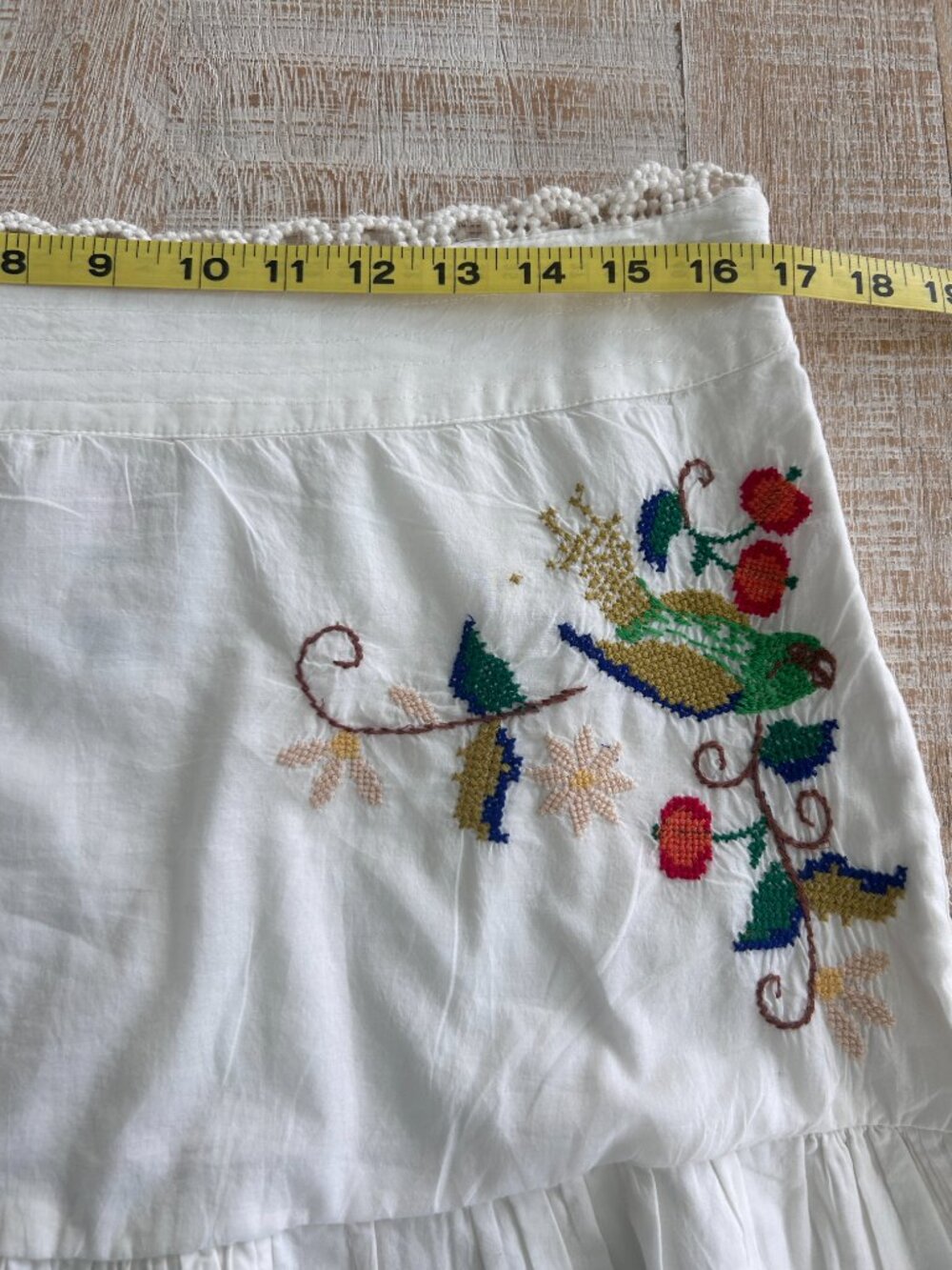 Farm Rio White w/Multicolor Embroidery Pitanga Mini Skirt Size Large - Picture 9 of 10